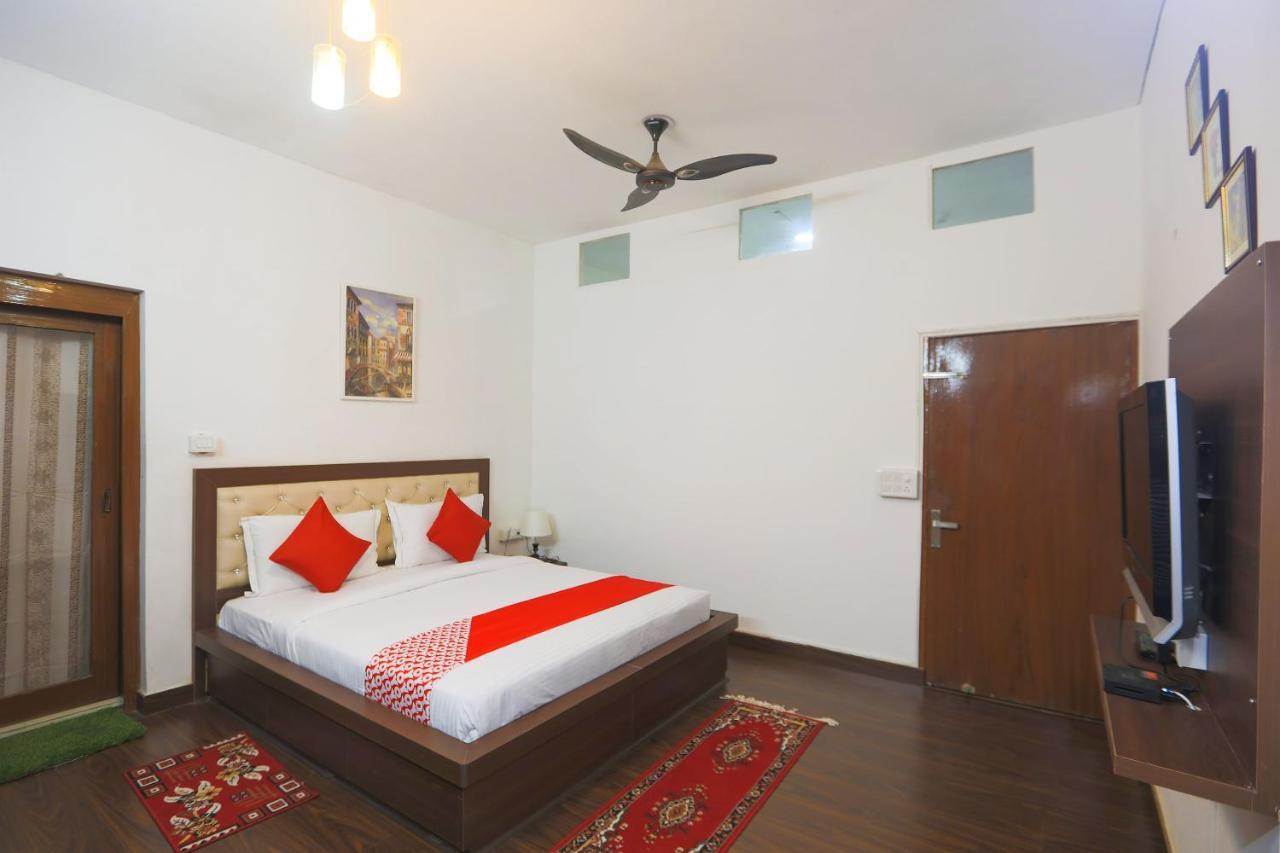 Oyo 62702 Golden Home Stay New Delhi Exterior photo
