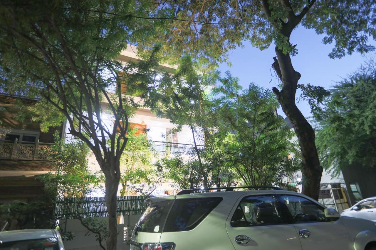 Oyo 62702 Golden Home Stay New Delhi Exterior photo