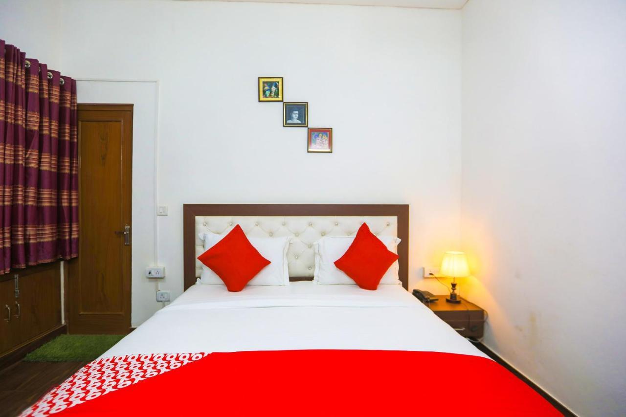 Oyo 62702 Golden Home Stay New Delhi Exterior photo
